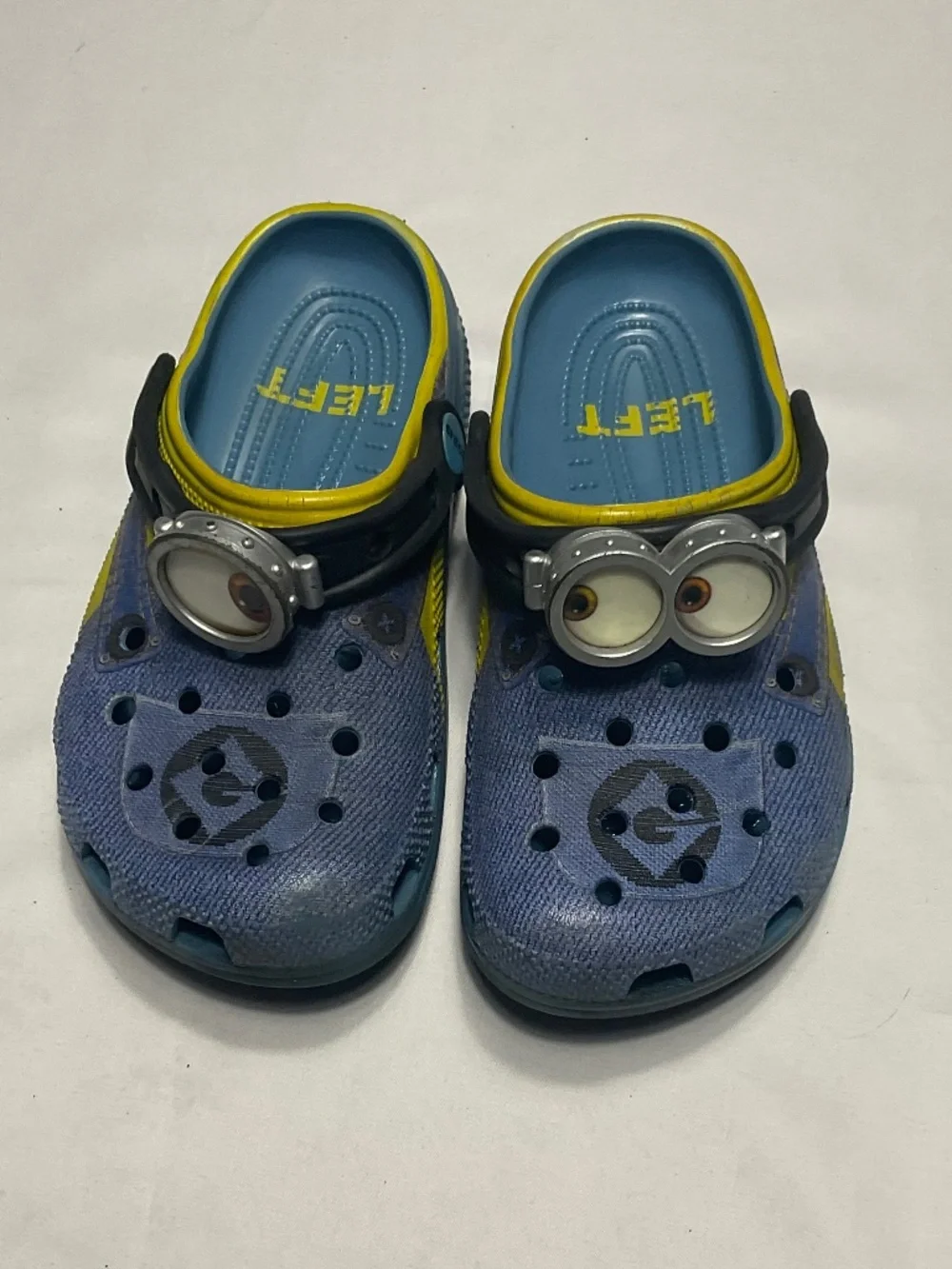 CROCS Despicable Me Minions Classic Clogs with 3D Minion StrapSize 1